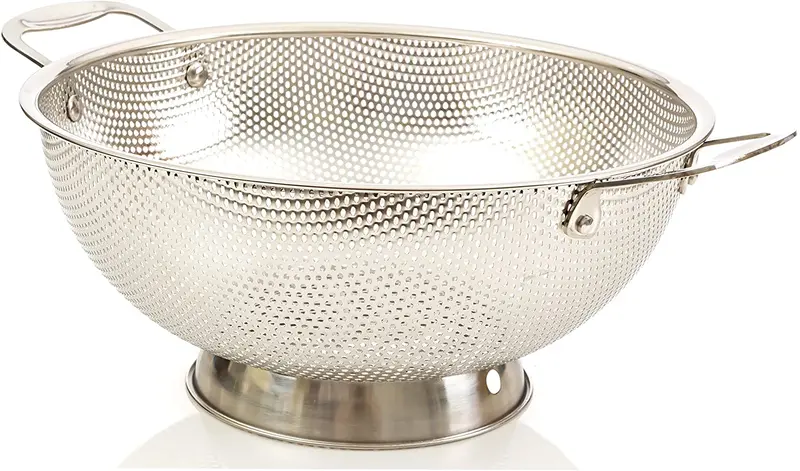 Cia Stainless Steel Micro-Perforated Colander – 4.7L Heavy-Duty Kitchen Strainer With Ergonomic Handles & Self-Draining Base 1