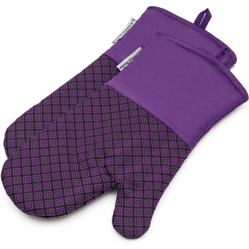 La Sweet Home Greek Key Silicone Oven Mitts – Heat-Resistant, Non-Slip Cooking Gloves (Pair, Red) 2